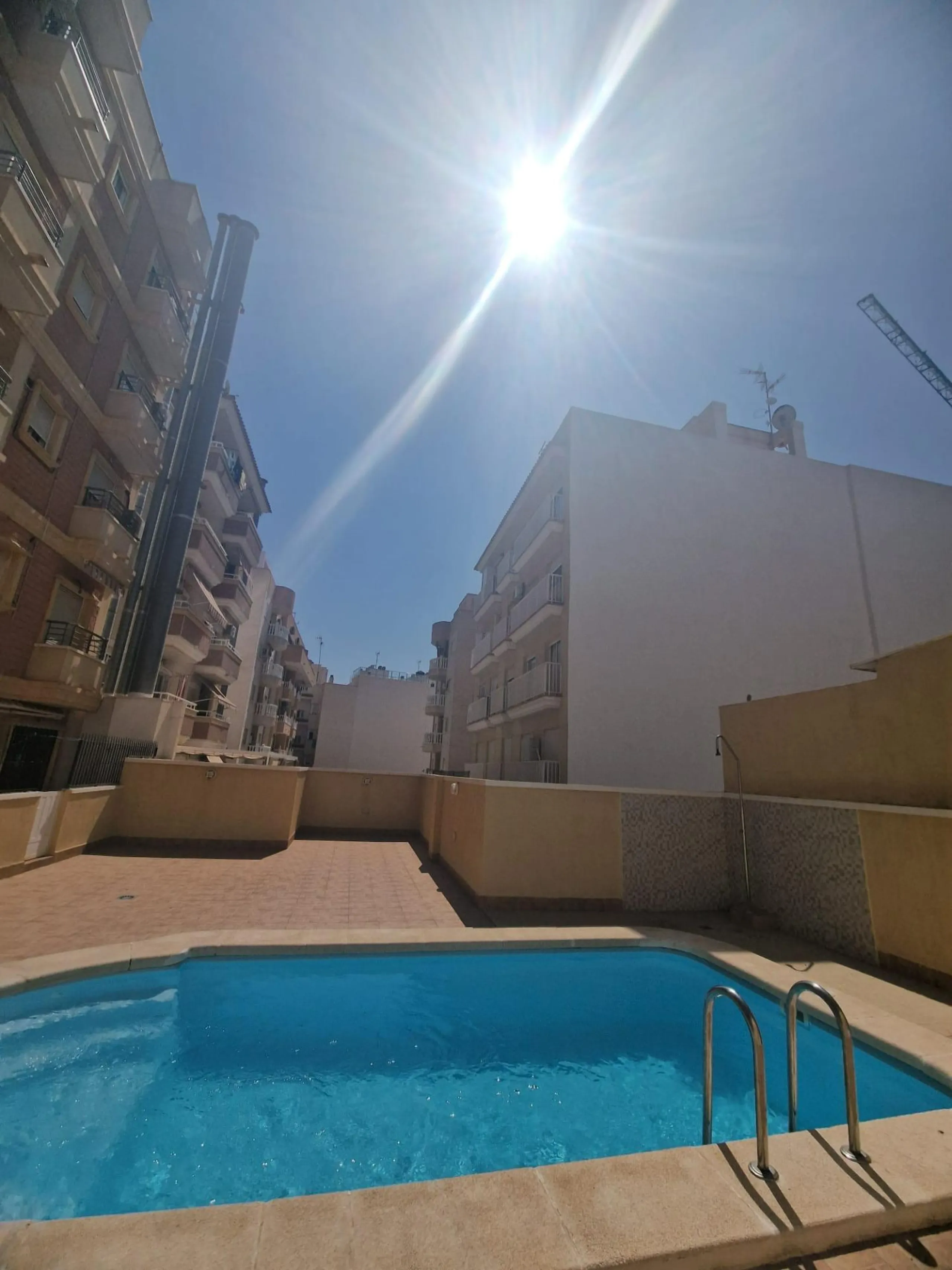 OPORTINIDAD!! APARTAMENTO EN CABALLERO DE RODAS 2 HABS PISCINA COMUNITARIA 159.900