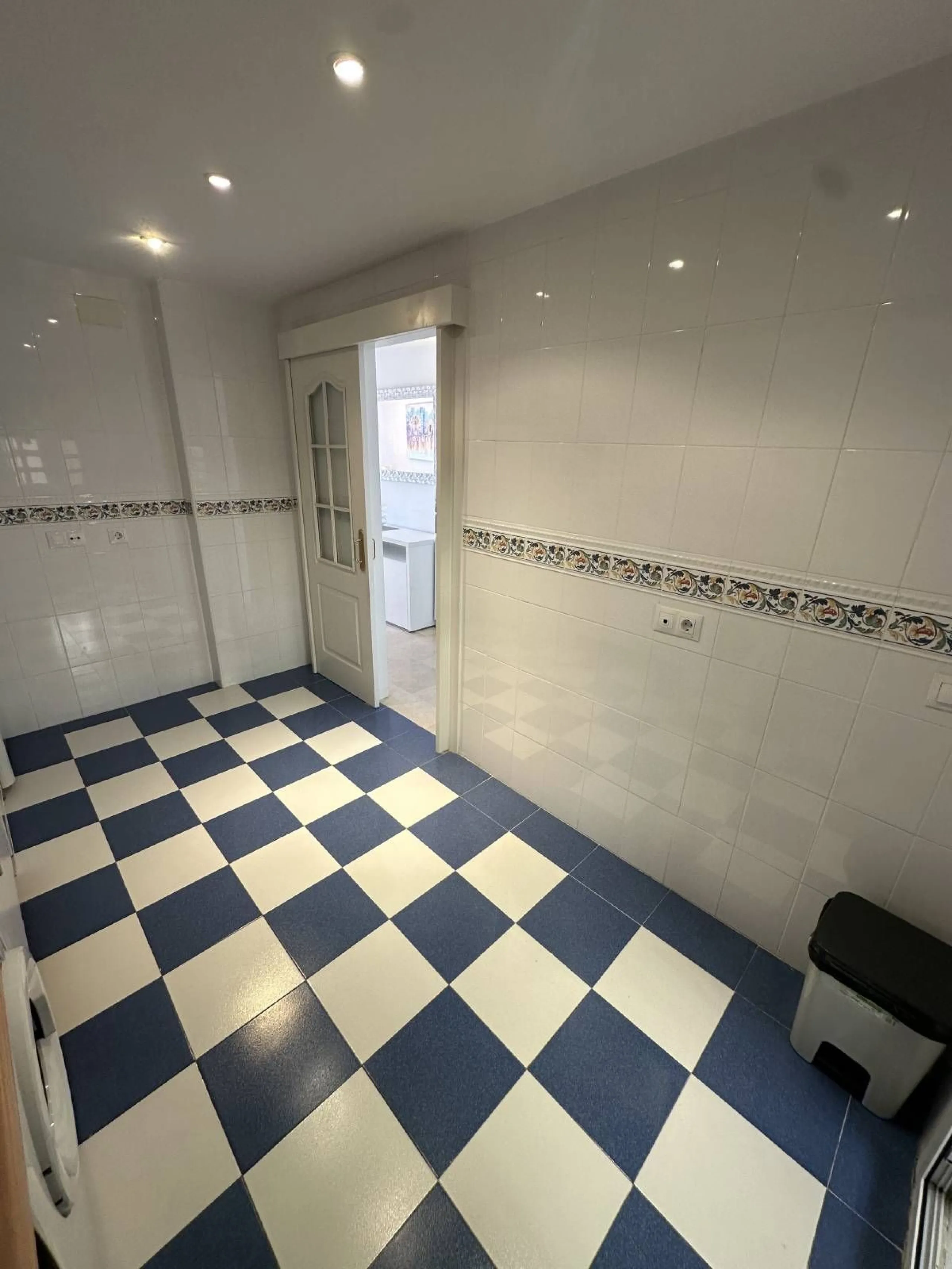 Atemberaubende 2-Zimmer-Wohnung mit Meerblick, privatem Tiefgaragenstellplatz und Abstellraum – Bellavista Hills 2, Calahonda – 349.000 €