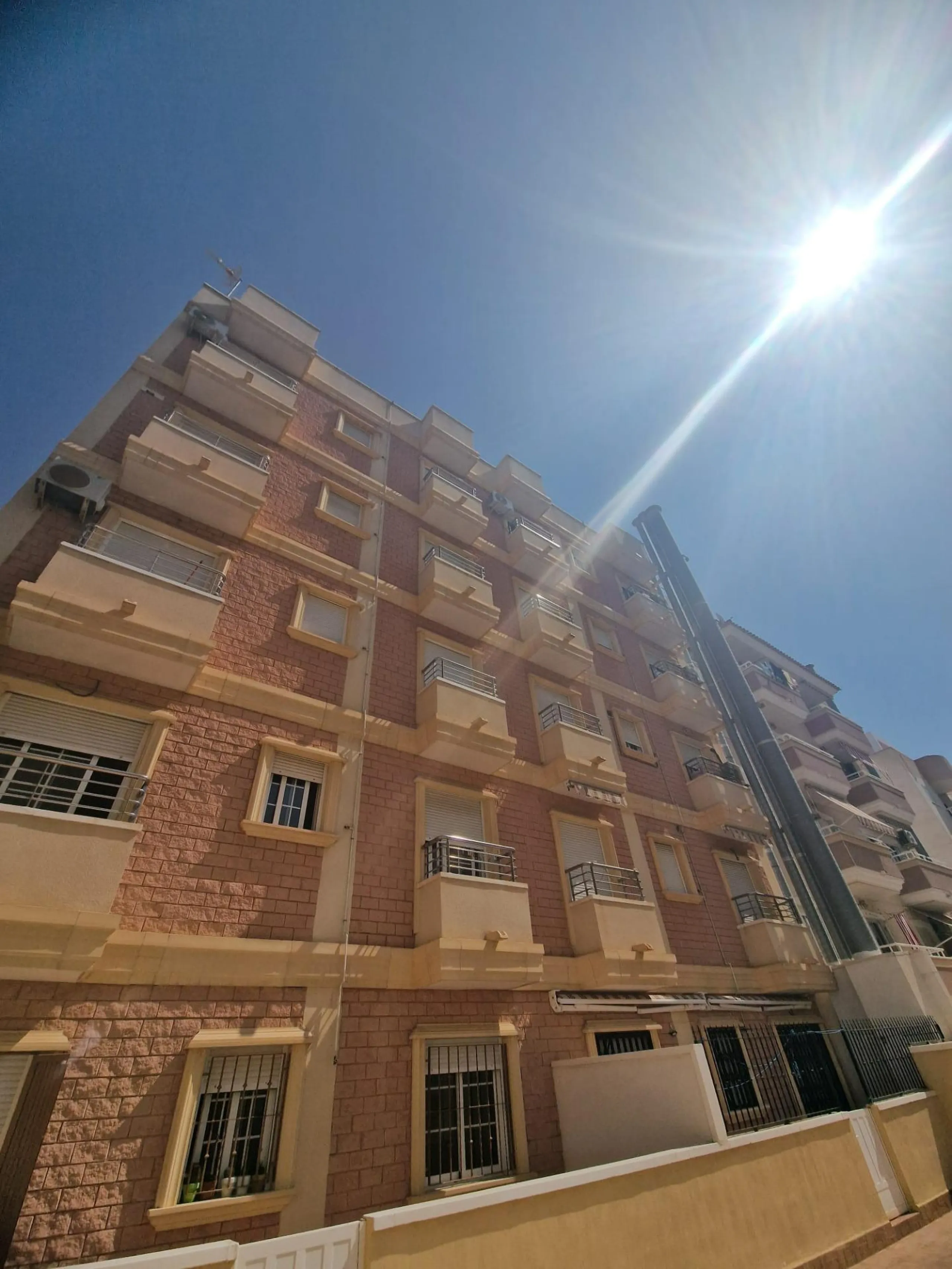 OPORTINIDAD!! APARTAMENTO EN CABALLERO DE RODAS 2 HABS PISCINA COMUNITARIA 159.900