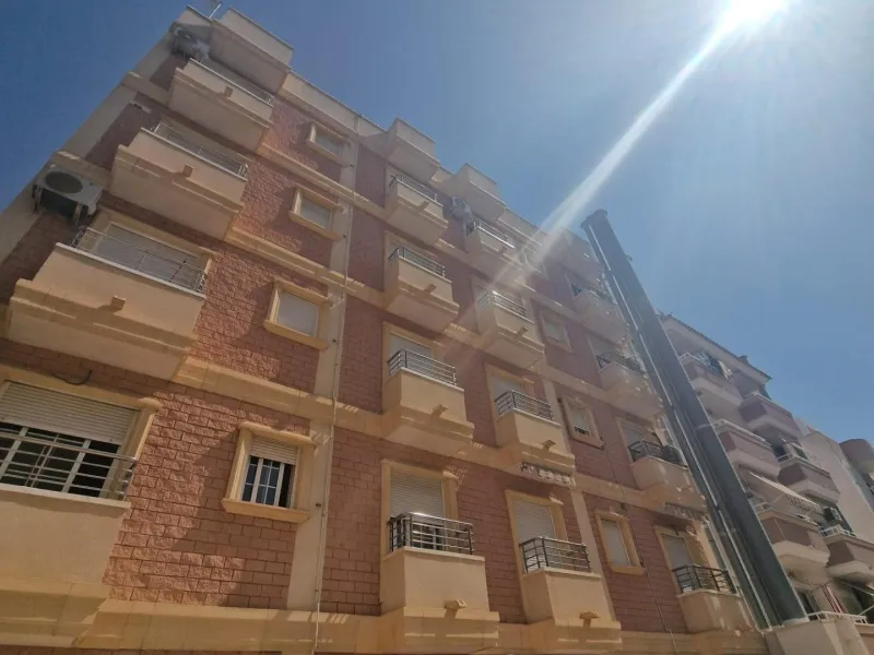 OPORTINIDAD!! APARTAMENTO EN CABALLERO DE RODAS 2 HABS PISCINA COMUNITARIA 159.900