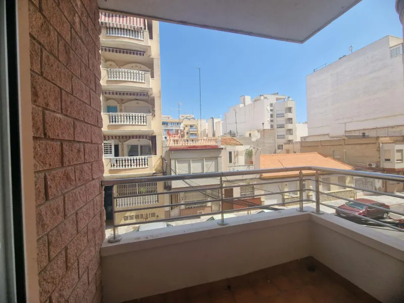 OPORTINIDAD!! APARTAMENTO EN CABALLERO DE RODAS 2 HABS PISCINA COMUNITARIA 159.900