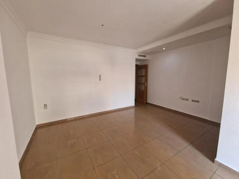 OPORTINIDAD!! APARTAMENTO EN CABALLERO DE RODAS 2 HABS PISCINA COMUNITARIA 159.900