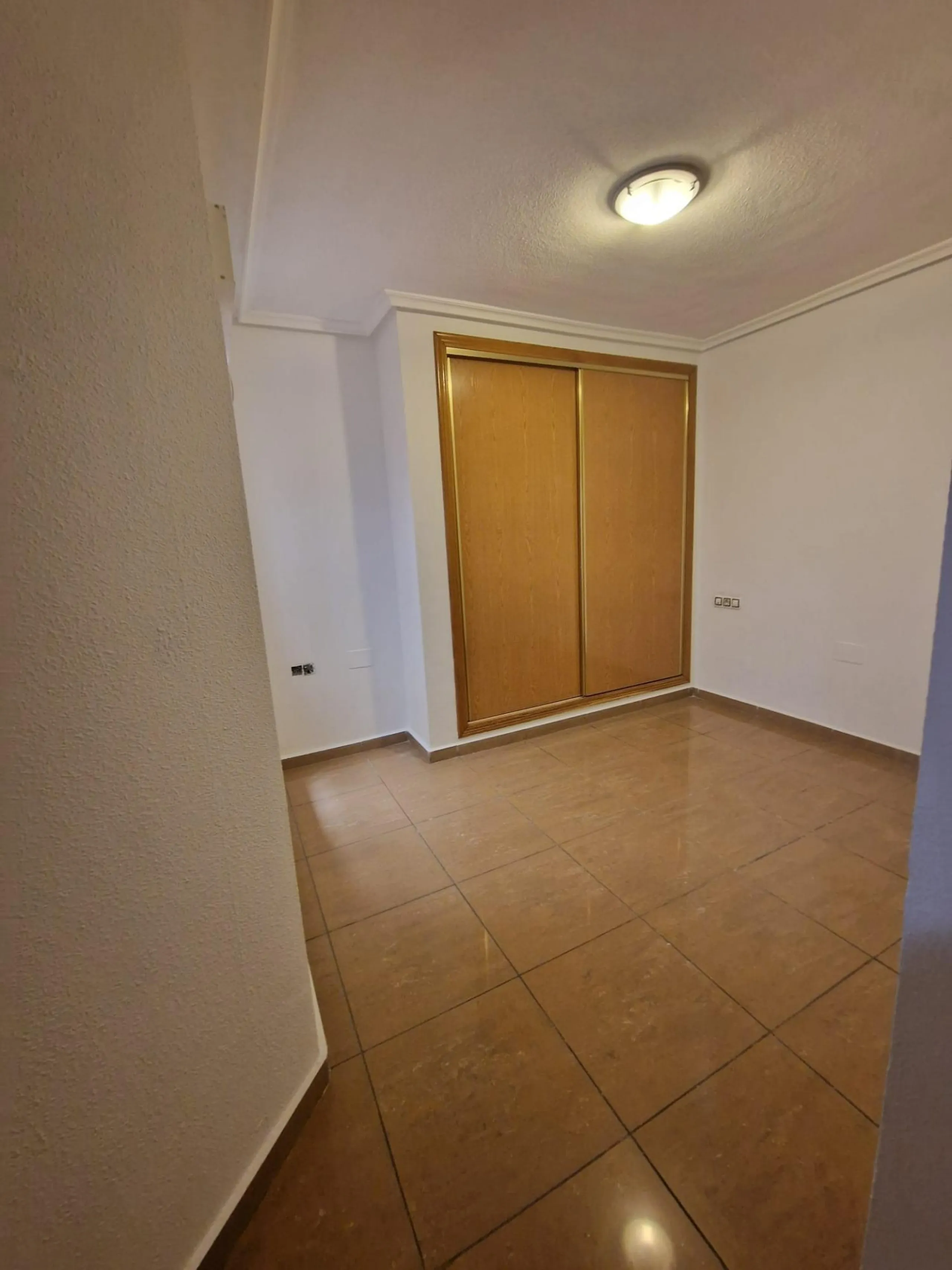 OPORTINIDAD!! APARTAMENTO EN CABALLERO DE RODAS 2 HABS PISCINA COMUNITARIA 159.900