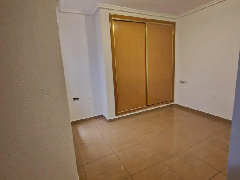 OPORTINIDAD!! APARTAMENTO EN CABALLERO DE RODAS 2 HABS PISCINA COMUNITARIA 159.900