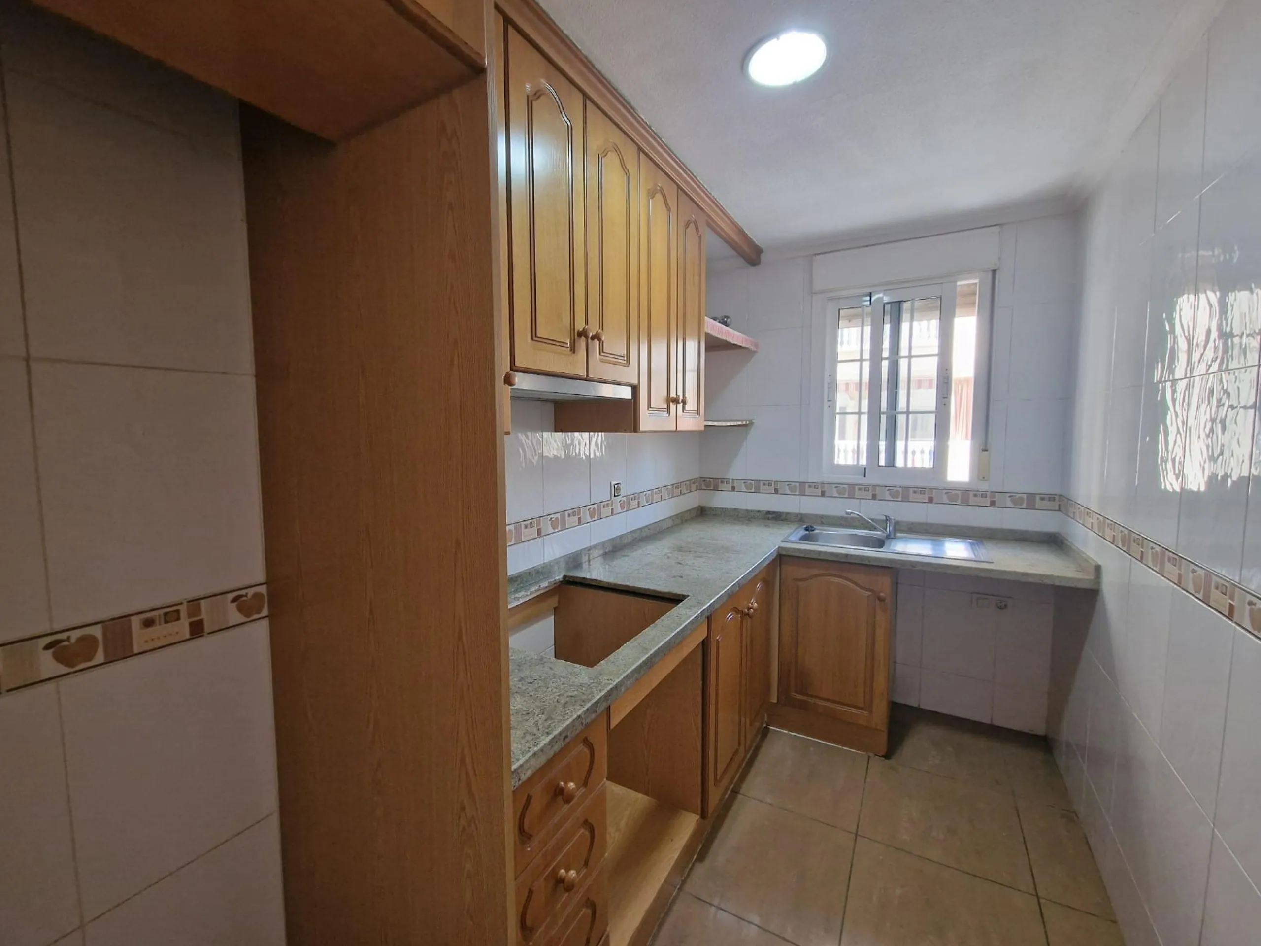 OPORTINIDAD!! APARTAMENTO EN CABALLERO DE RODAS 2 HABS PISCINA COMUNITARIA 159.900