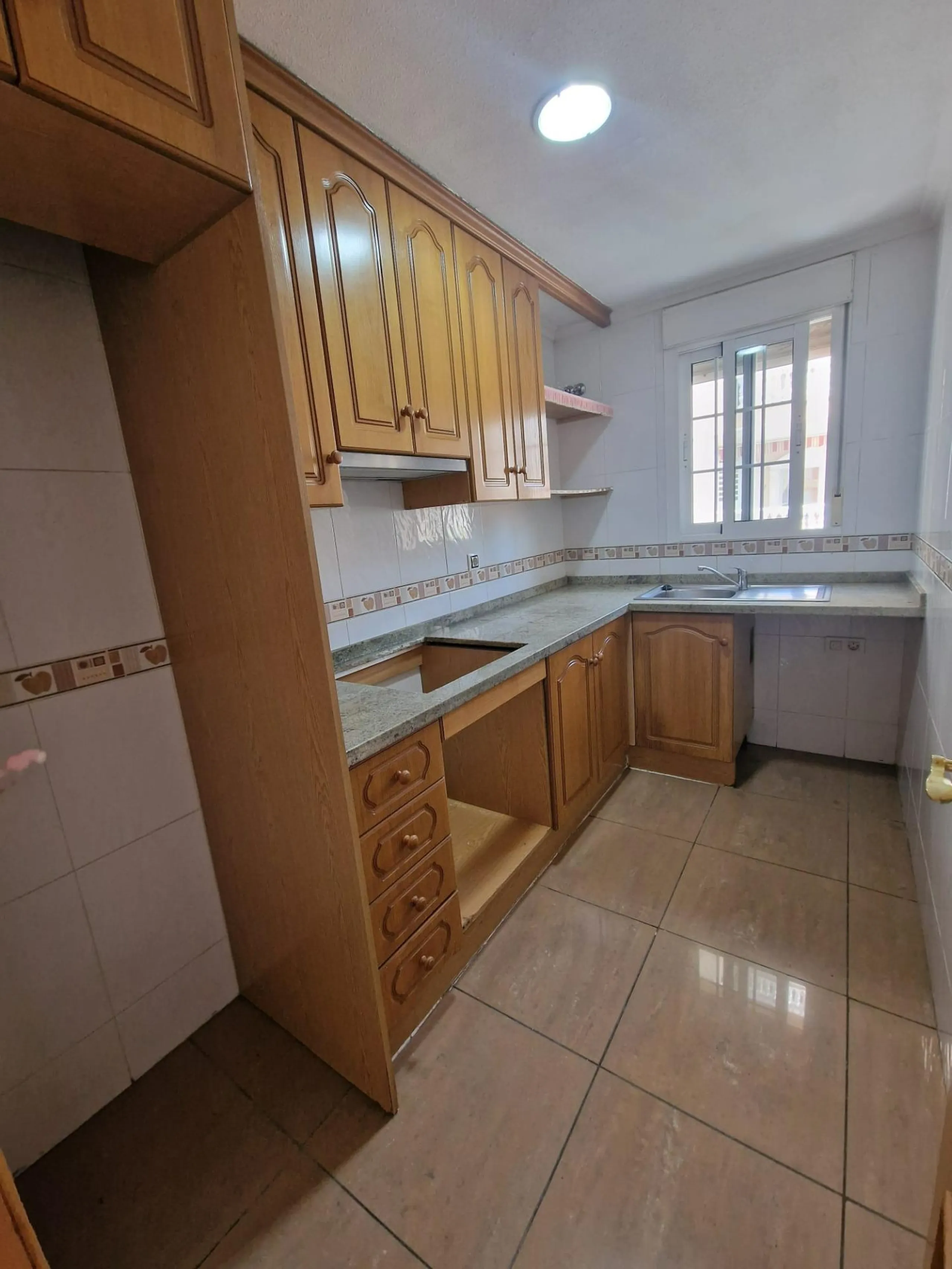 OPORTINIDAD!! APARTAMENTO EN CABALLERO DE RODAS 2 HABS PISCINA COMUNITARIA 159.900