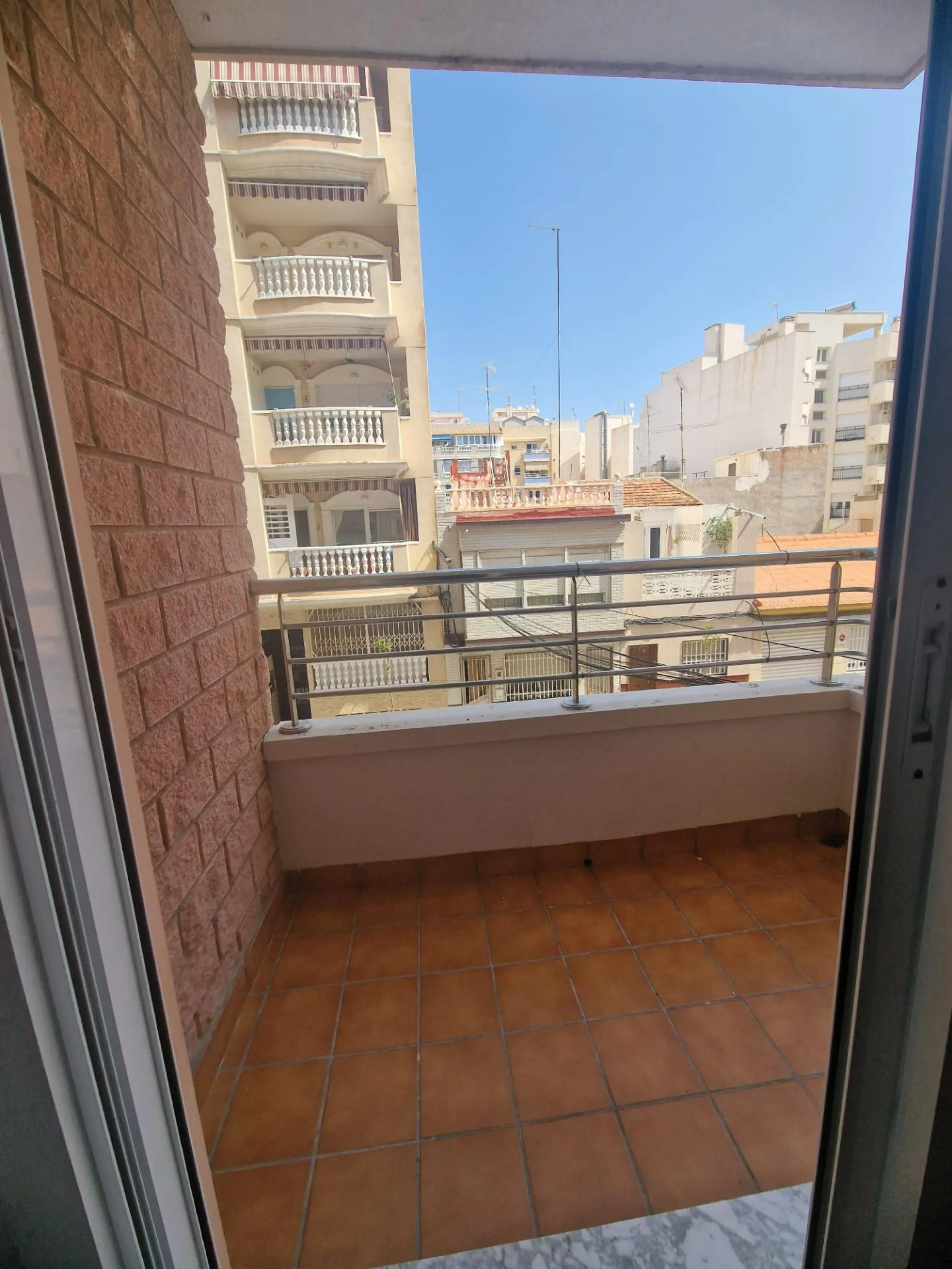 OPORTINIDAD!! APARTAMENTO EN CABALLERO DE RODAS 2 HABS PISCINA COMUNITARIA 159.900