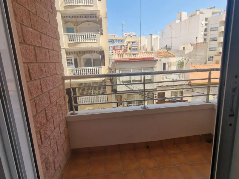 OPORTINIDAD!! APARTAMENTO EN CABALLERO DE RODAS 2 HABS PISCINA COMUNITARIA 159.900