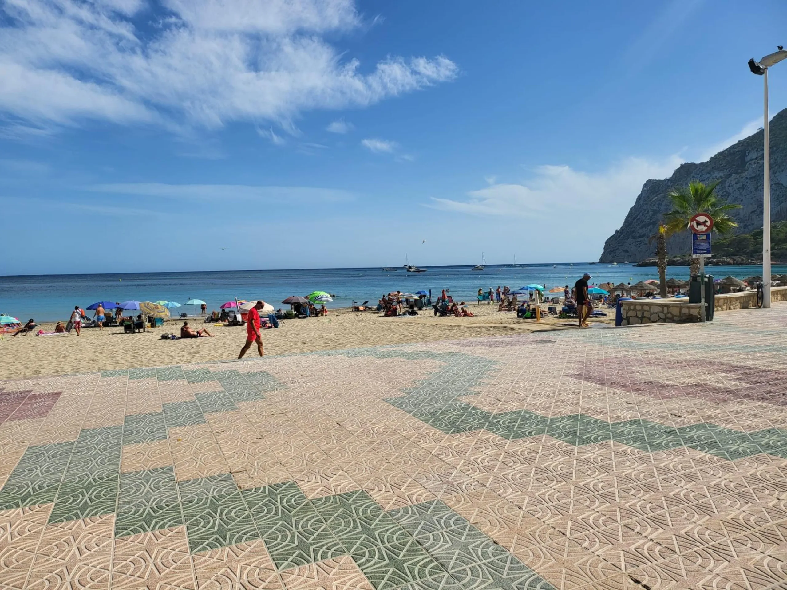 Unique opportunity in Calpe: beachfront restaurant ready to operate