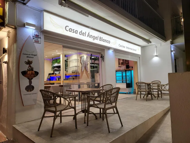 Unique opportunity in Calpe: beachfront restaurant ready to operate