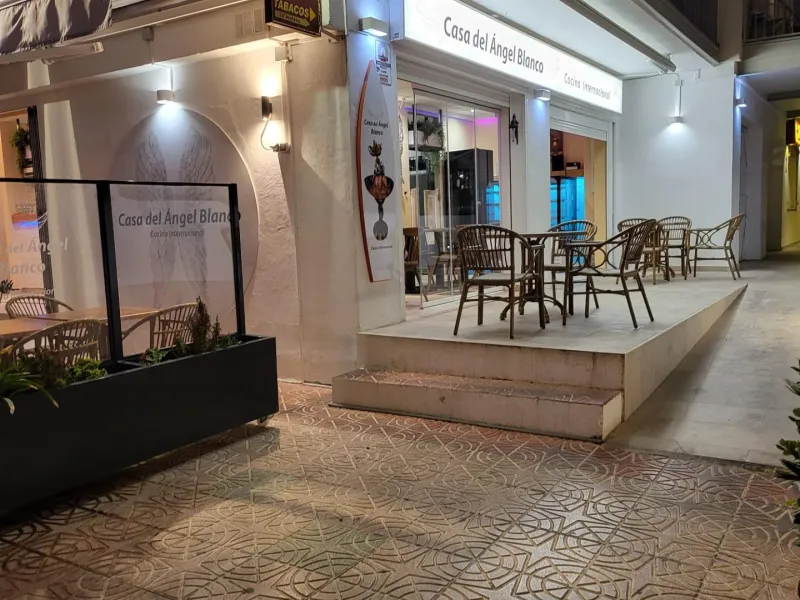 Unique opportunity in Calpe: beachfront restaurant ready to operate