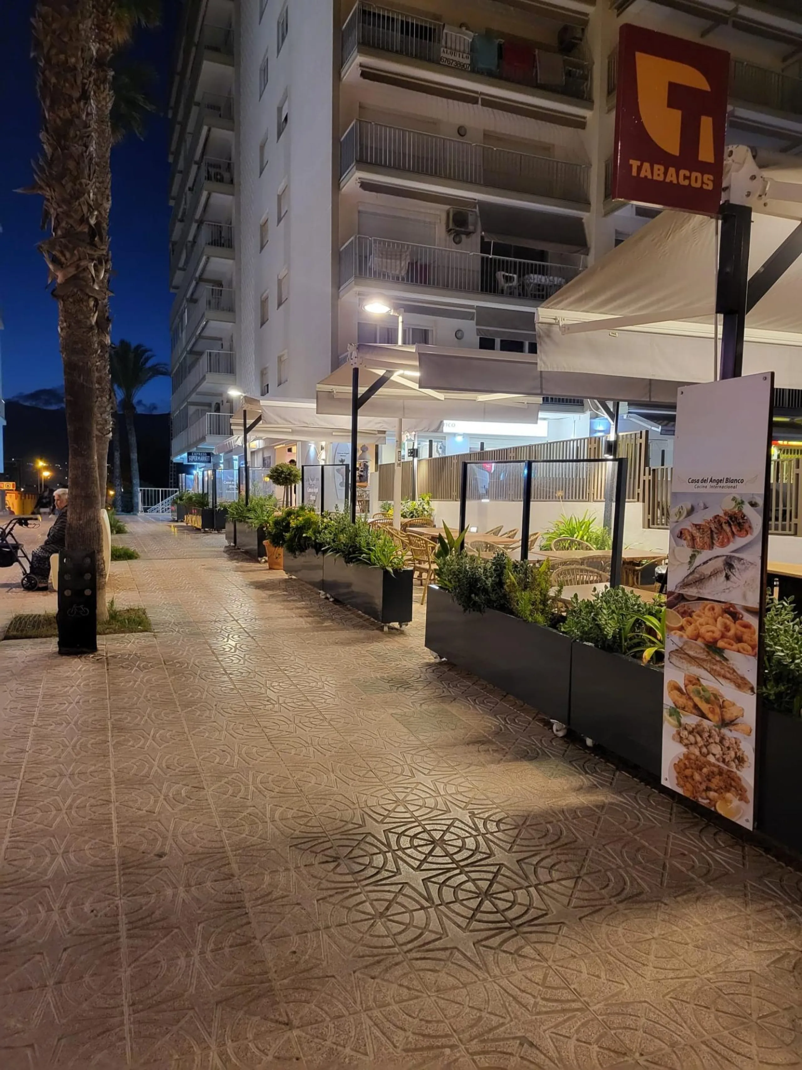 Unique opportunity in Calpe: beachfront restaurant ready to operate