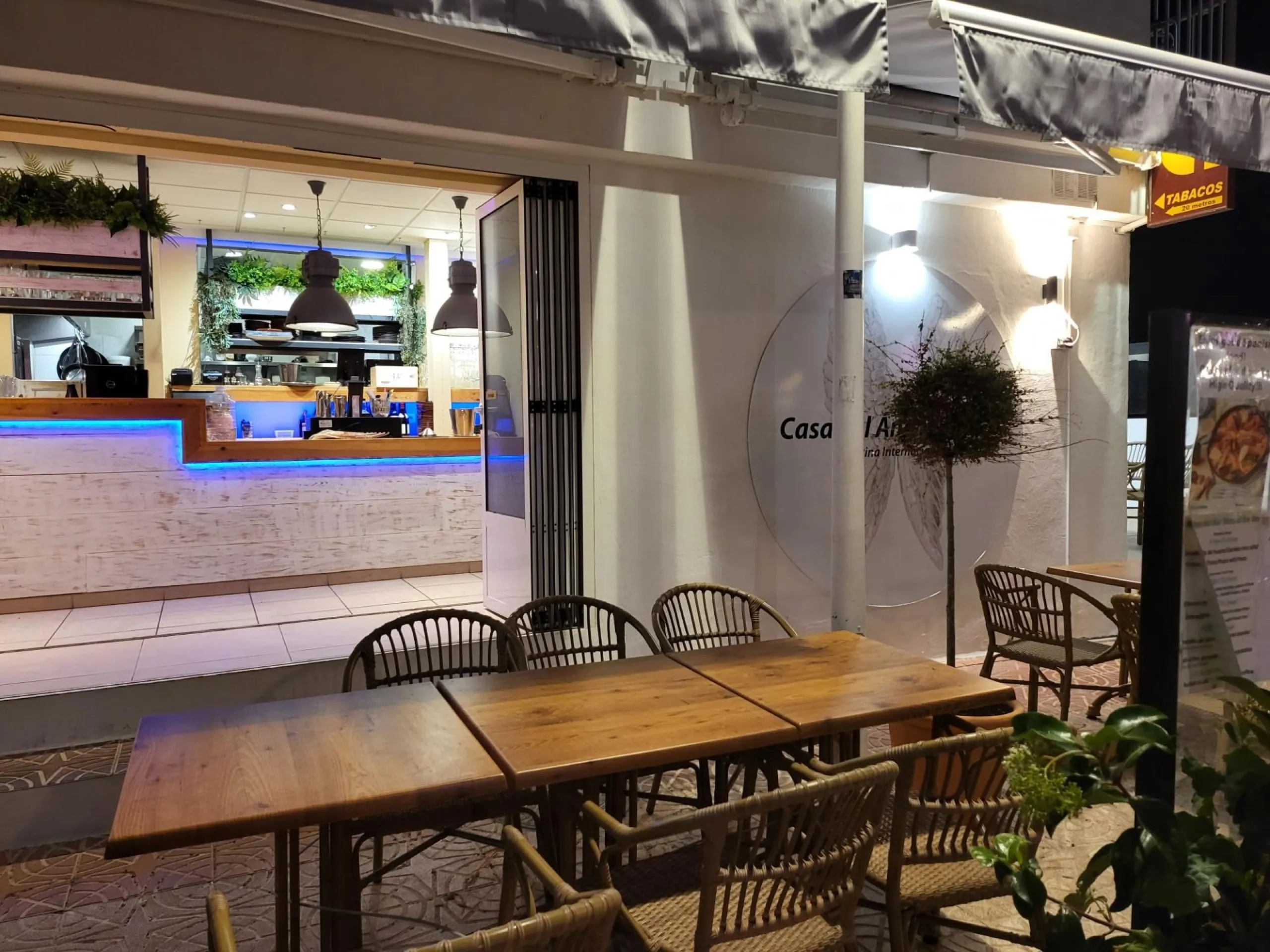 Unique opportunity in Calpe: beachfront restaurant ready to operate