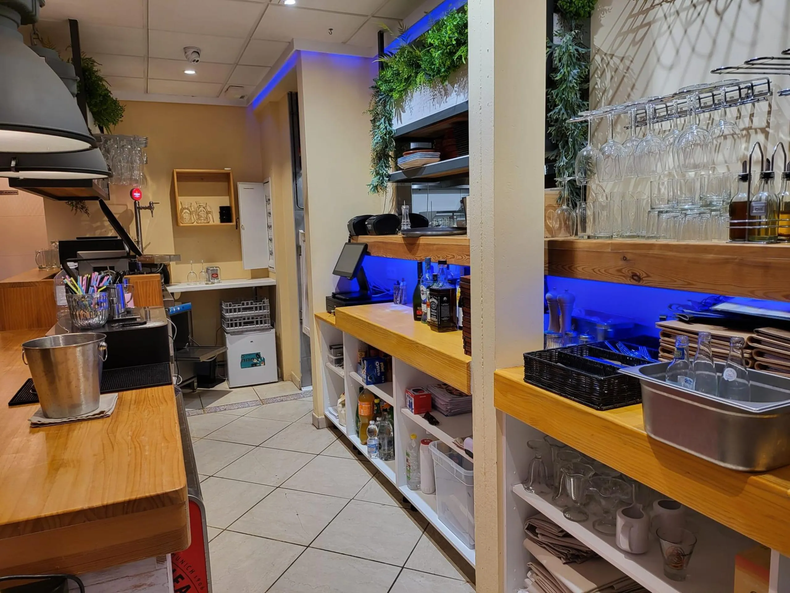 Unique opportunity in Calpe: beachfront restaurant ready to operate