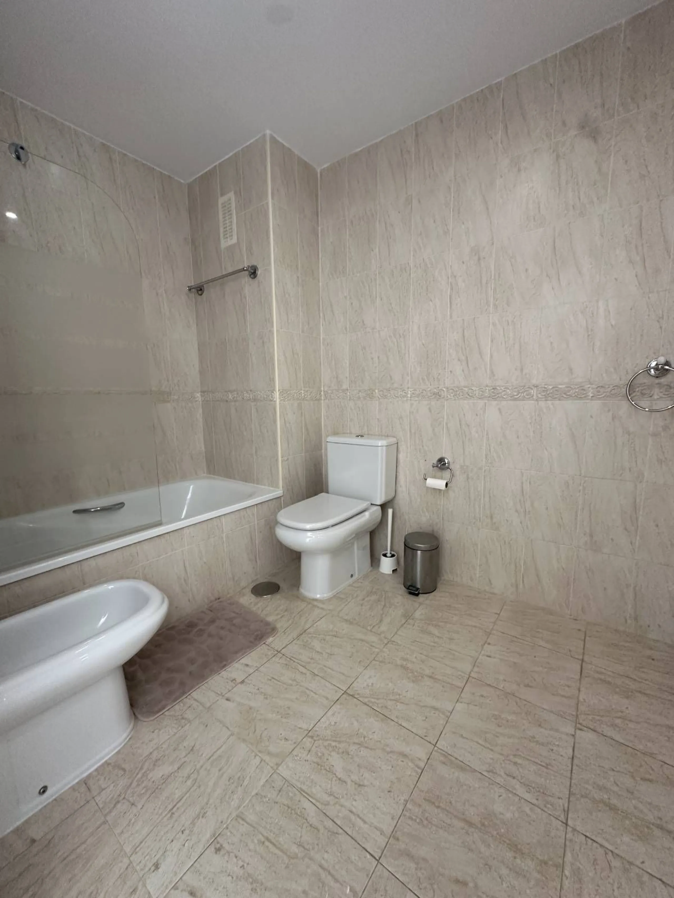 Atemberaubende 2-Zimmer-Wohnung mit Meerblick, privatem Tiefgaragenstellplatz und Abstellraum – Bellavista Hills 2, Calahonda – 349.000 €