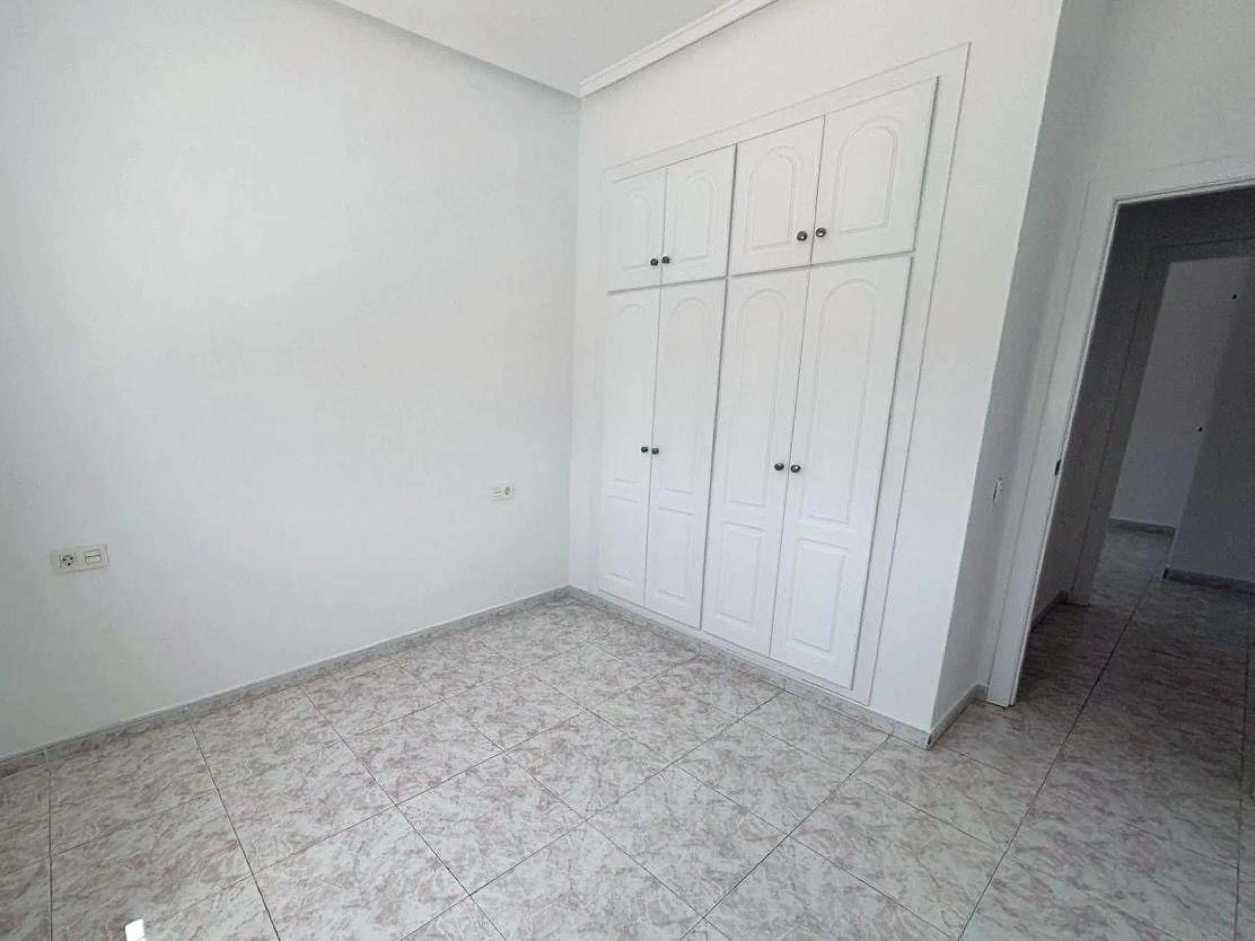 VILLA ESTILO MEDITERRANEO EN CIUDAD QUESADA CON PARCELA DE 500 M2 Y PROPIA PISCINA. 3 DORM. 2 BAÑOS. 110 M2 DE CASA.