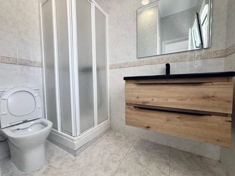 VILLA ESTILO MEDITERRANEO EN CIUDAD QUESADA CON PARCELA DE 500 M2 Y PROPIA PISCINA. 3 DORM. 2 BAÑOS. 110 M2 DE CASA.