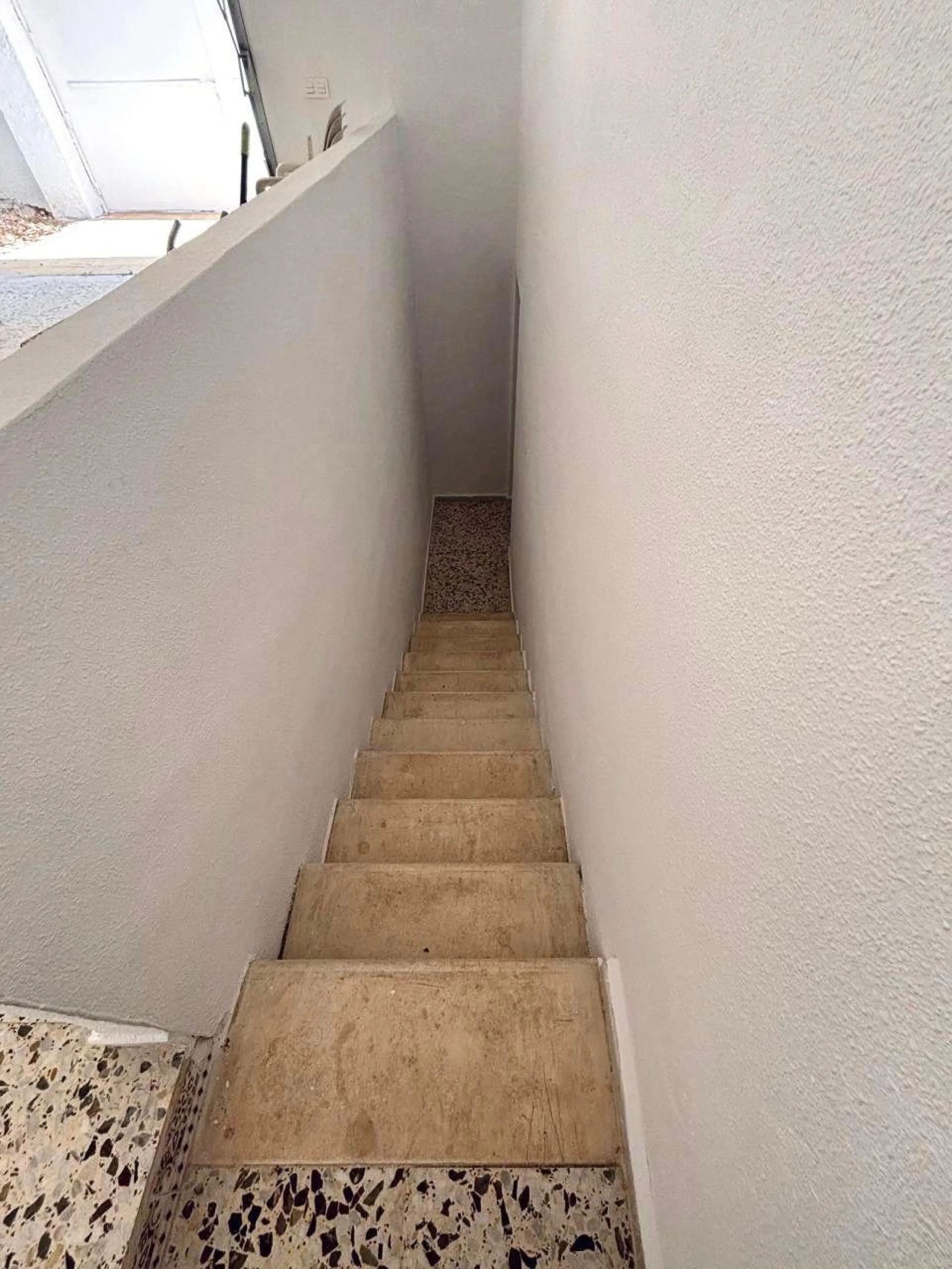 VILLA ESTILO MEDITERRANEO EN CIUDAD QUESADA CON PARCELA DE 500 M2 Y PROPIA PISCINA. 3 DORM. 2 BAÑOS. 110 M2 DE CASA.