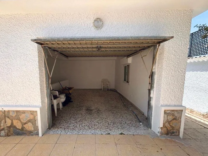 VILLA ESTILO MEDITERRANEO EN CIUDAD QUESADA CON PARCELA DE 500 M2 Y PROPIA PISCINA. 3 DORM. 2 BAÑOS. 110 M2 DE CASA.