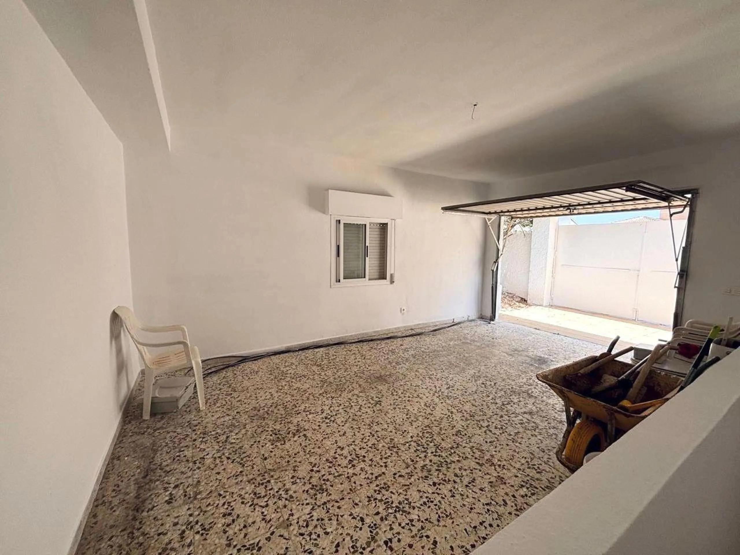 VILLA ESTILO MEDITERRANEO EN CIUDAD QUESADA CON PARCELA DE 500 M2 Y PROPIA PISCINA. 3 DORM. 2 BAÑOS. 110 M2 DE CASA.