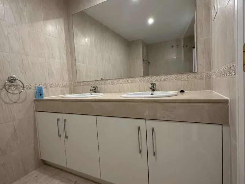 Atemberaubende 2-Zimmer-Wohnung mit Meerblick, privatem Tiefgaragenstellplatz und Abstellraum – Bellavista Hills 2, Calahonda – 349.000 €