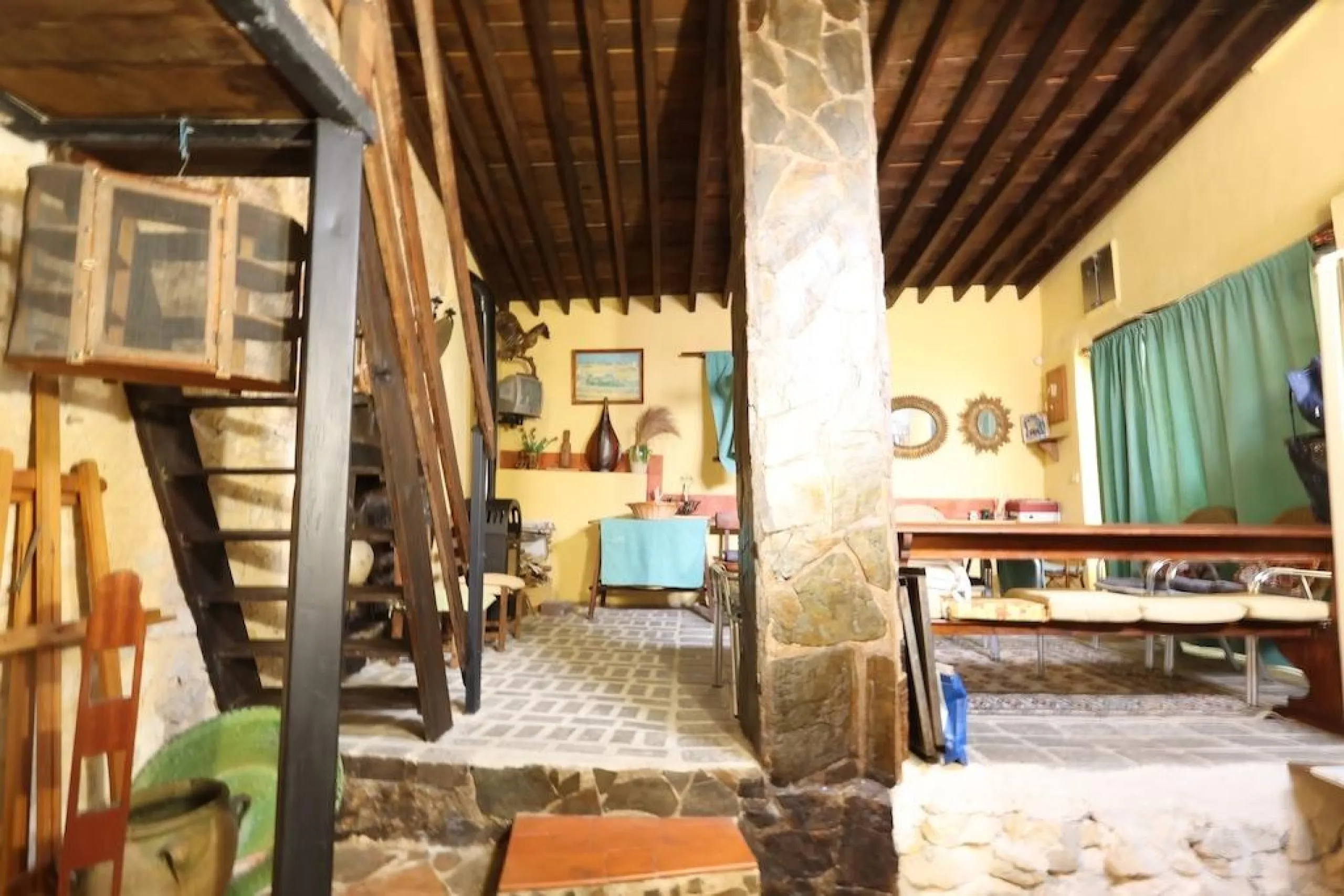 CASA INDEPENDIENTE EN FORTUNA (Murcia) JUNTO AL PARQUE NATURAL DE LA GARAPACHA CON 439 M2 DE PARCELA. 5 DORM. 3 BAÑOS.