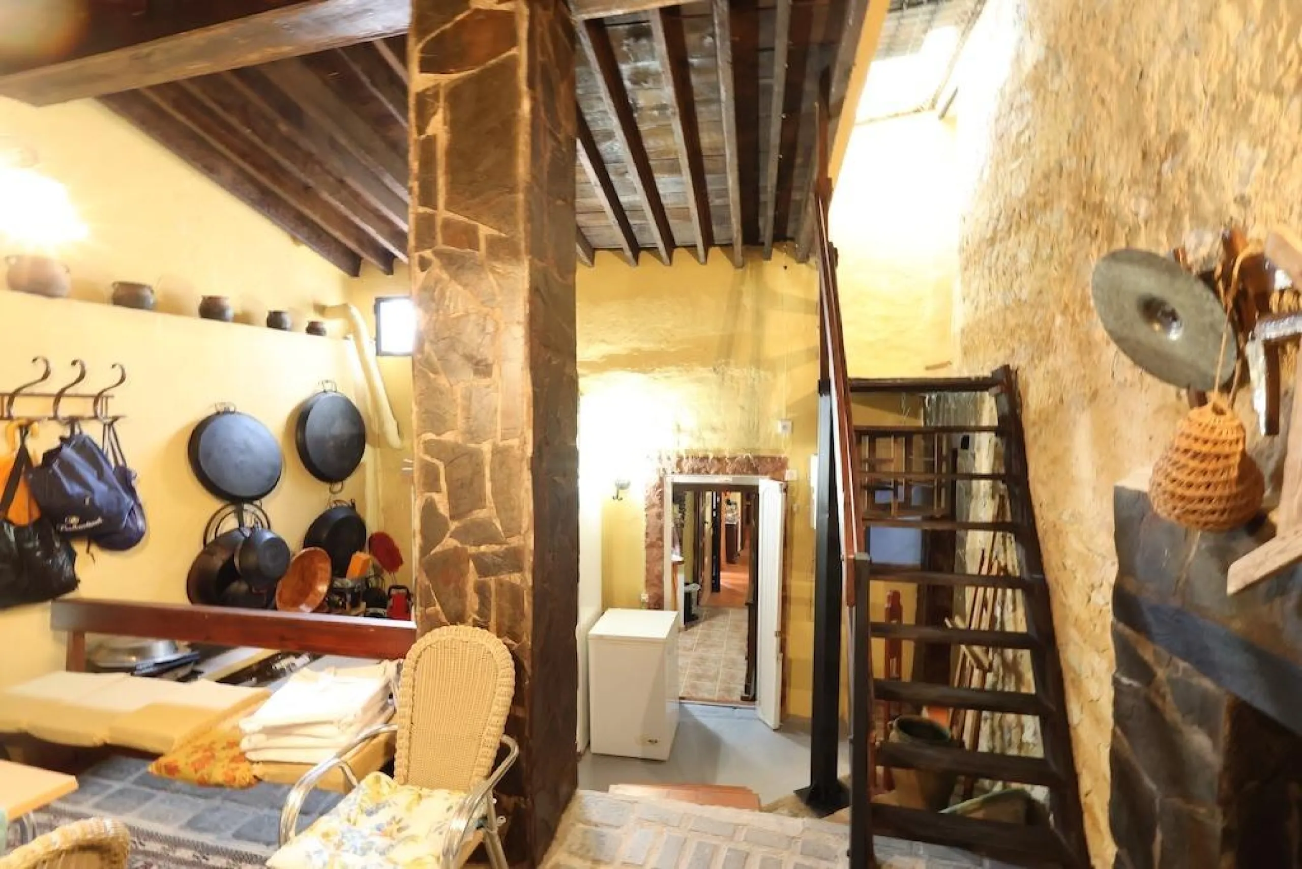 CASA INDEPENDIENTE EN FORTUNA (Murcia) JUNTO AL PARQUE NATURAL DE LA GARAPACHA CON 439 M2 DE PARCELA. 5 DORM. 3 BAÑOS.