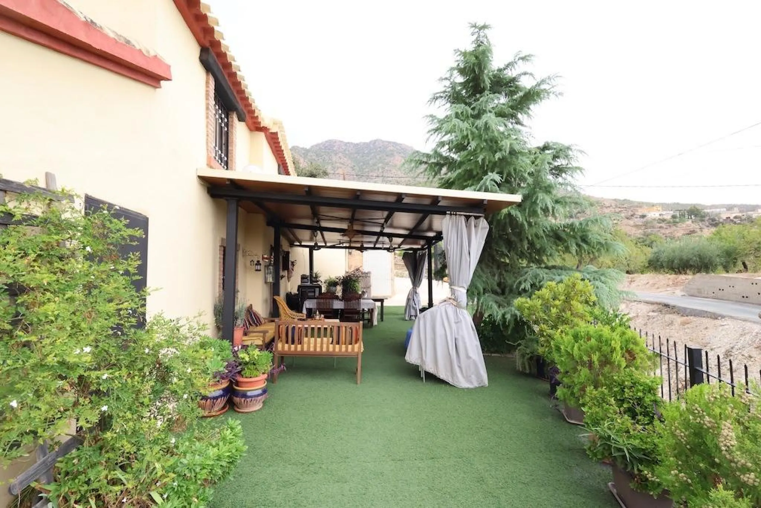 CASA INDEPENDIENTE EN FORTUNA (Murcia) JUNTO AL PARQUE NATURAL DE LA GARAPACHA CON 439 M2 DE PARCELA. 5 DORM. 3 BAÑOS.