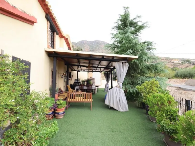 CASA INDEPENDIENTE EN FORTUNA (Murcia) JUNTO AL PARQUE NATURAL DE LA GARAPACHA CON 439 M2 DE PARCELA. 5 DORM. 3 BAÑOS.