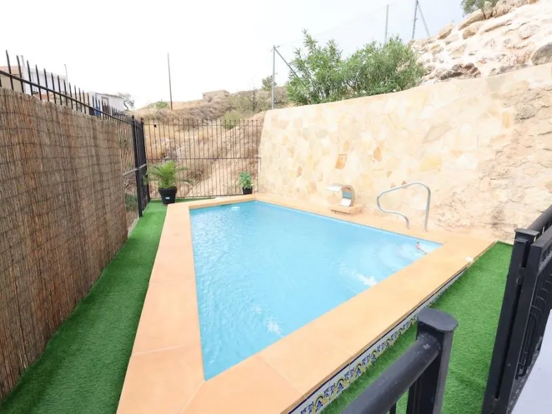 CASA INDEPENDIENTE EN FORTUNA (Murcia) JUNTO AL PARQUE NATURAL DE LA GARAPACHA CON 439 M2 DE PARCELA. 5 DORM. 3 BAÑOS.