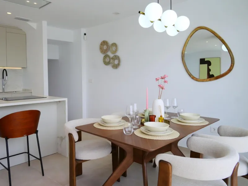 EXCLUSIVIDAD Y BIENESTAR: VILLA CON JARDÍN Y GARAJE PRIVADO