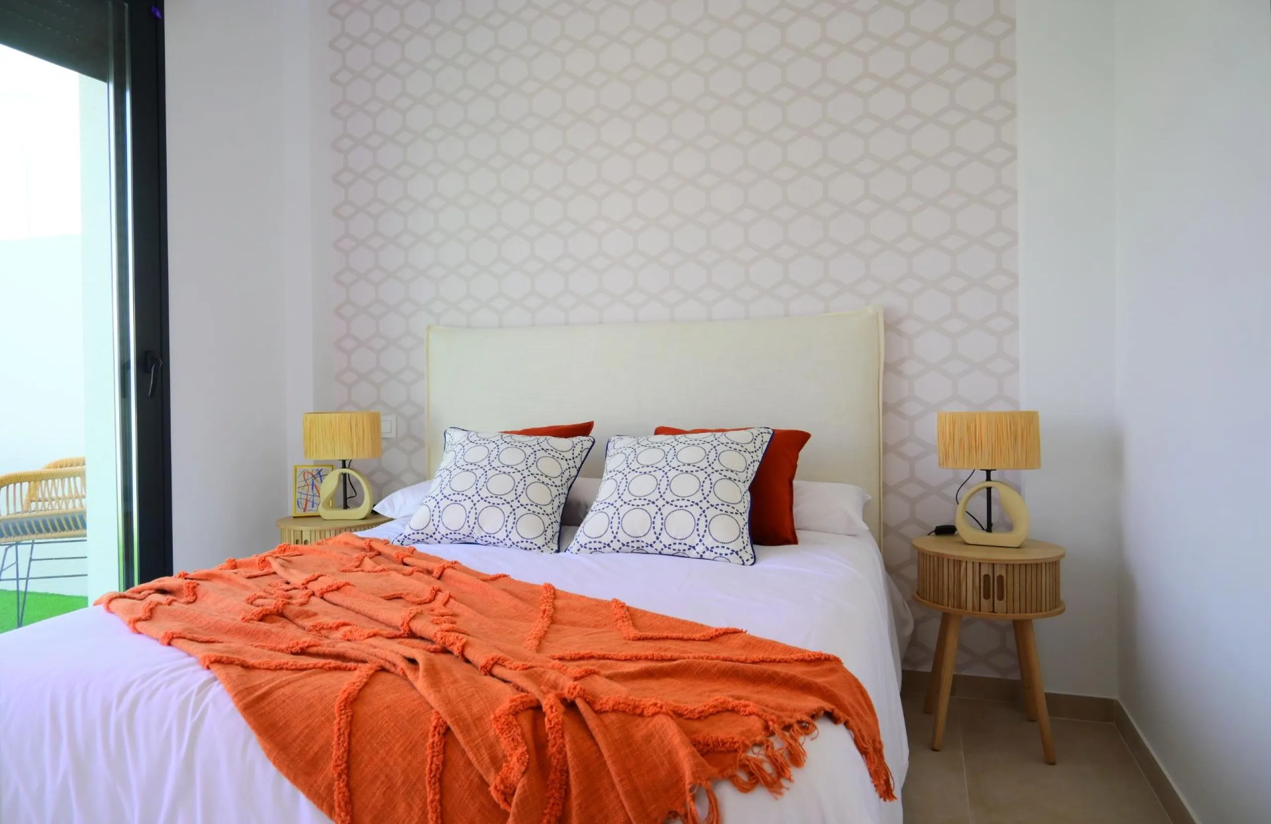 EXCLUSIVIDAD Y BIENESTAR: VILLA CON JARDÍN Y GARAJE PRIVADO
