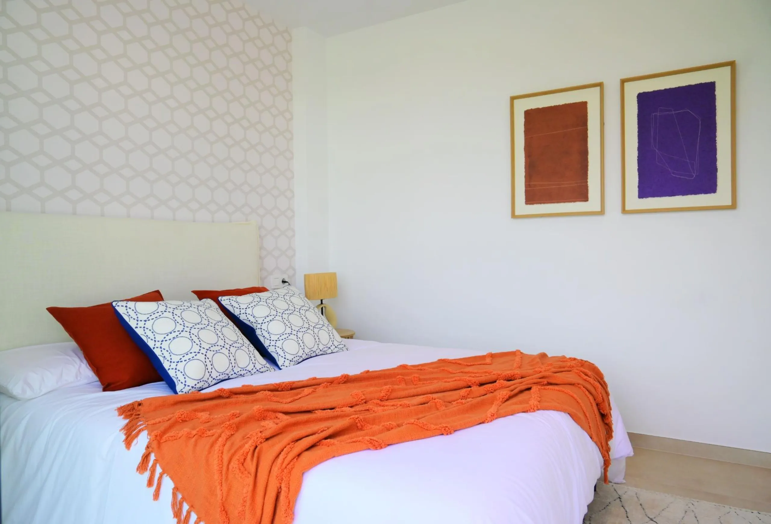 EXCLUSIVIDAD Y BIENESTAR: VILLA CON JARDÍN Y GARAJE PRIVADO