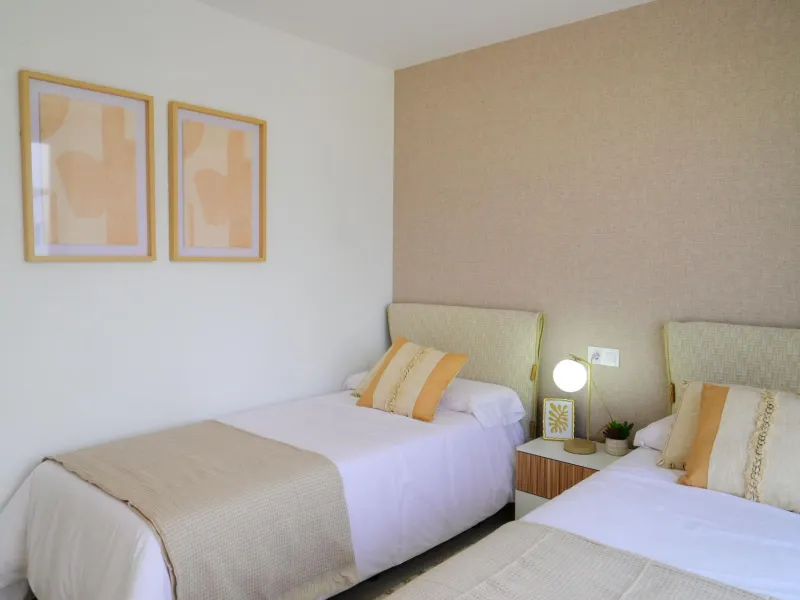 EXCLUSIVIDAD Y BIENESTAR: VILLA CON JARDÍN Y GARAJE PRIVADO