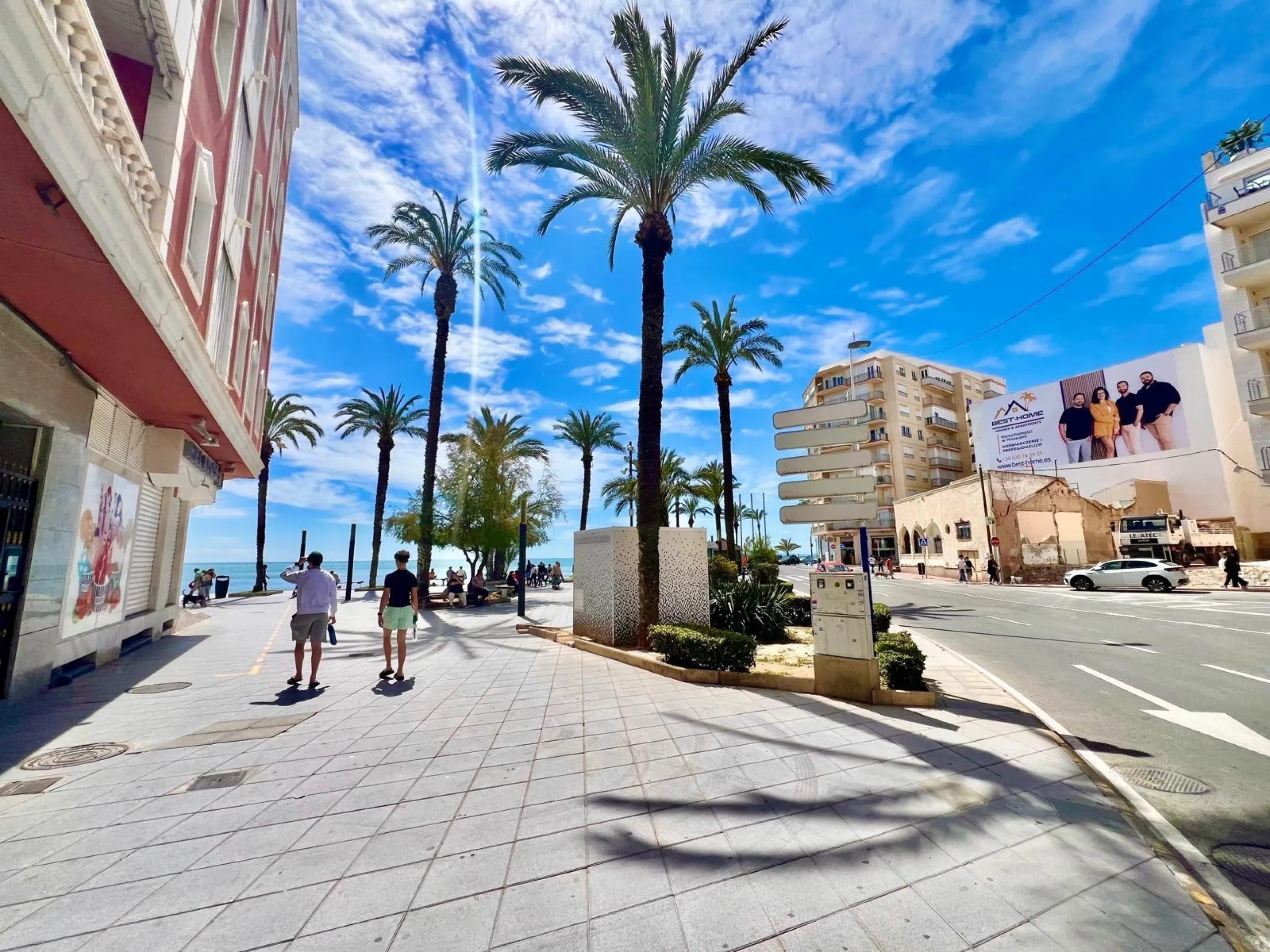 ATICO A 50m DE LA PLAYA, ESPACIOSO Y CON VISTAS AL MAR