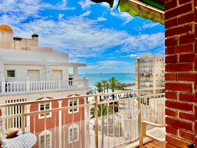 ATICO A 50m DE LA PLAYA, ESPACIOSO Y CON VISTAS AL MAR
