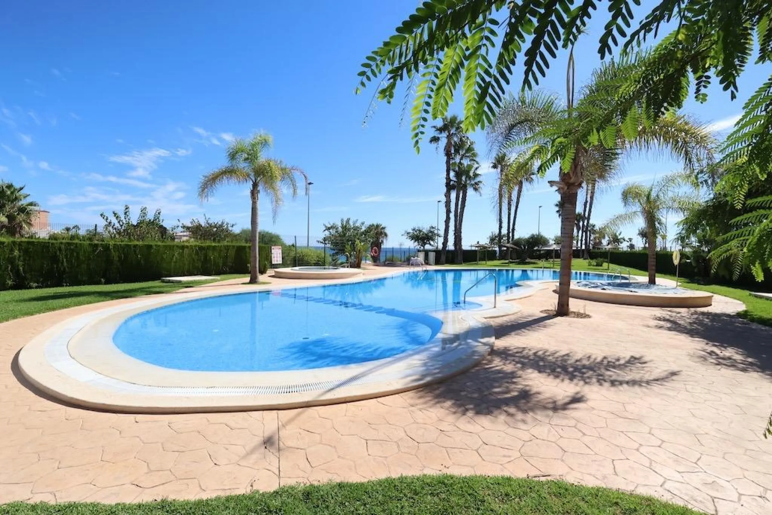 Mil Palmeras – Penthouse with Sea Views Just 150 Meters from the Beach