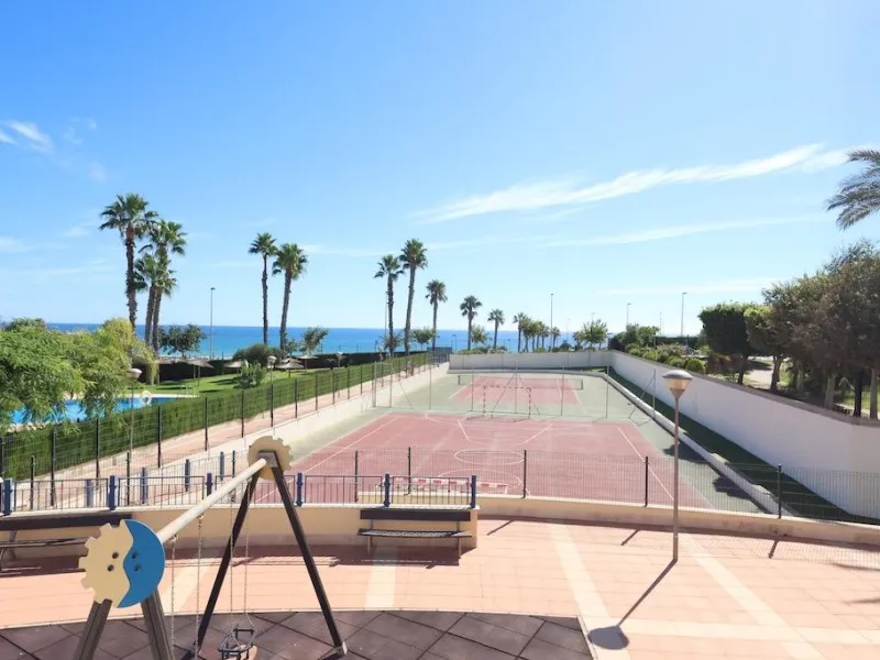 Mil Palmeras – Penthouse with Sea Views Just 150 Meters from the Beach