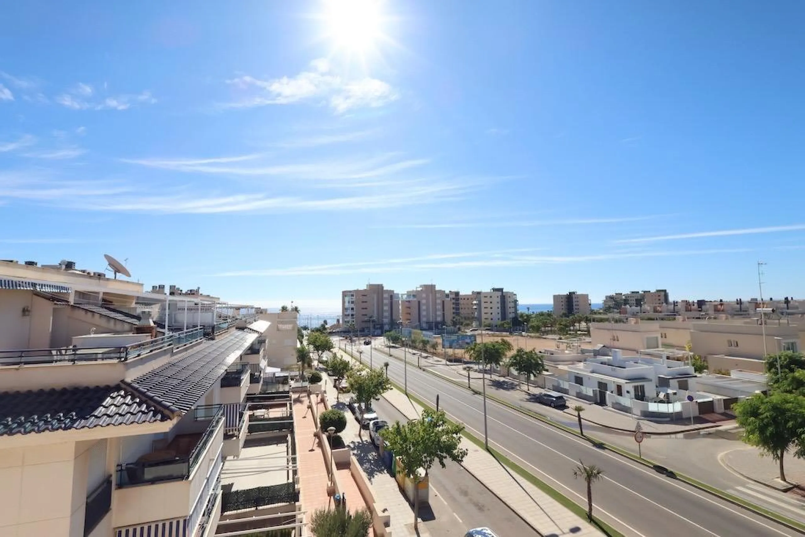 Mil Palmeras – Penthouse with Sea Views Just 150 Meters from the Beach