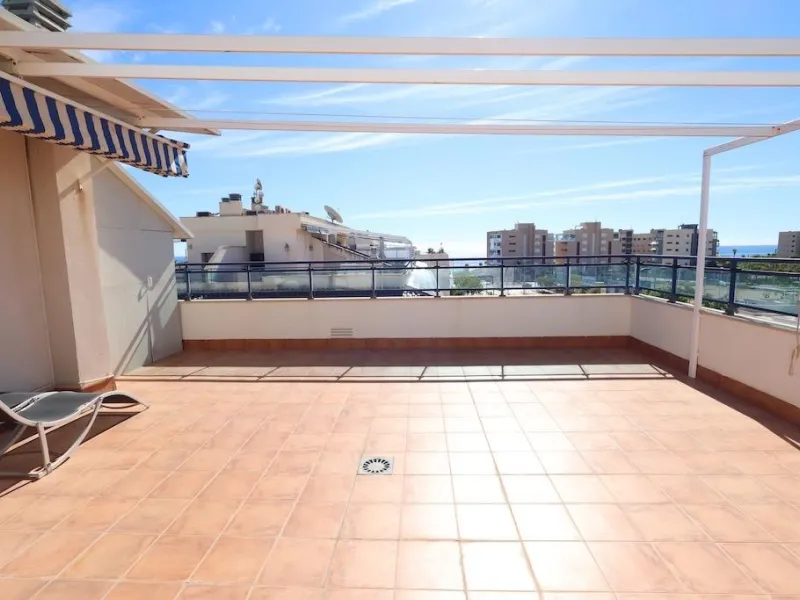 Mil Palmeras – Penthouse with Sea Views Just 150 Meters from the Beach