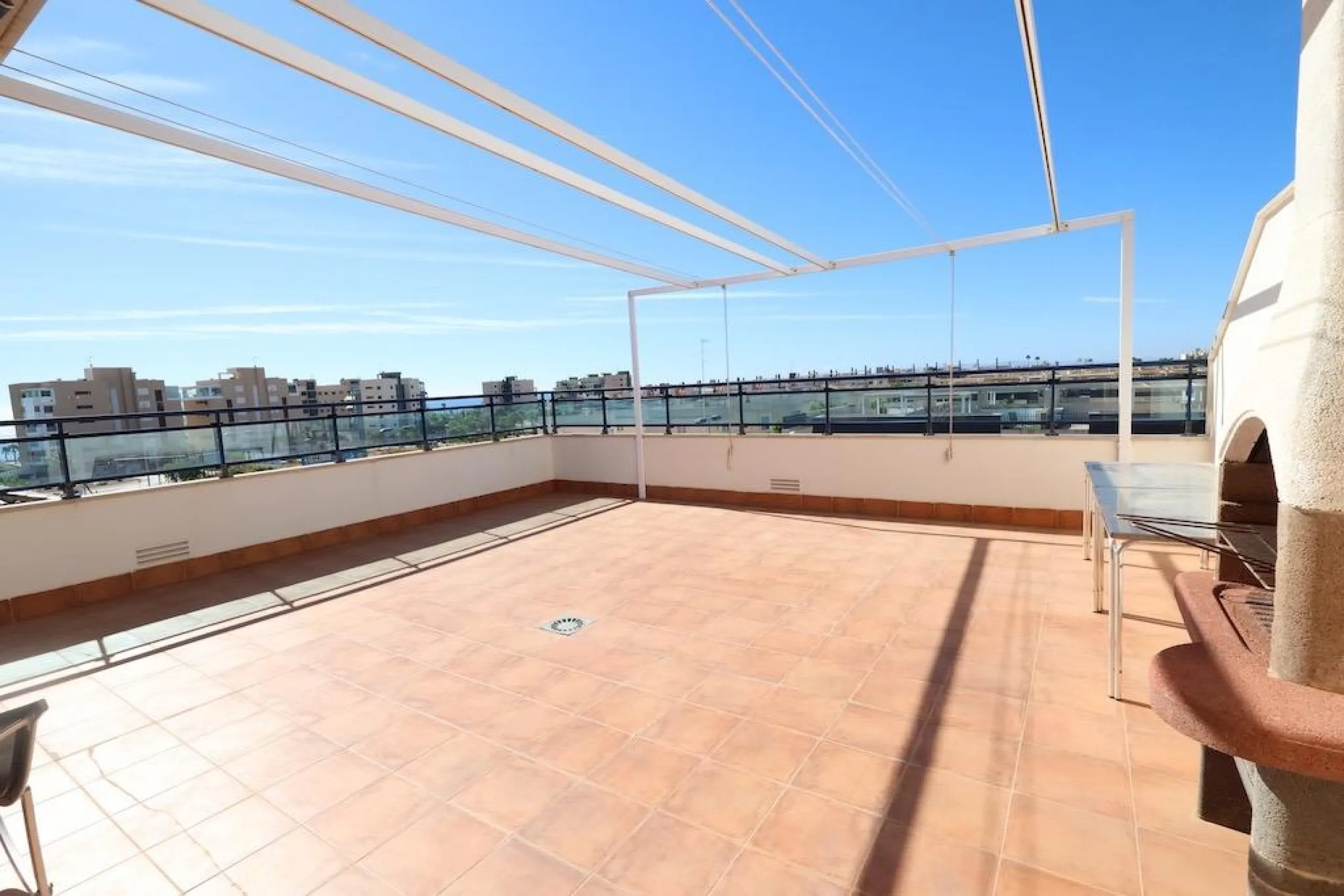 Mil Palmeras – Penthouse with Sea Views Just 150 Meters from the Beach