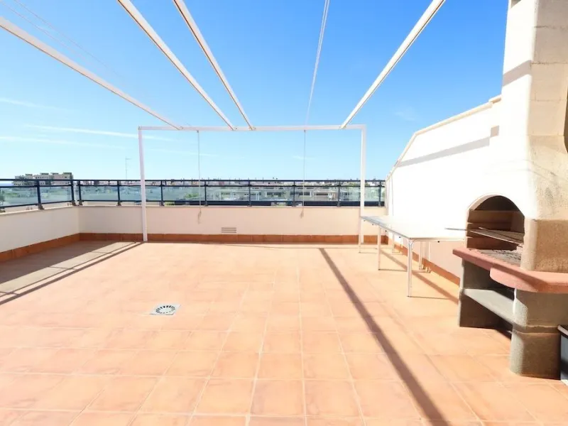 Mil Palmeras – Penthouse with Sea Views Just 150 Meters from the Beach