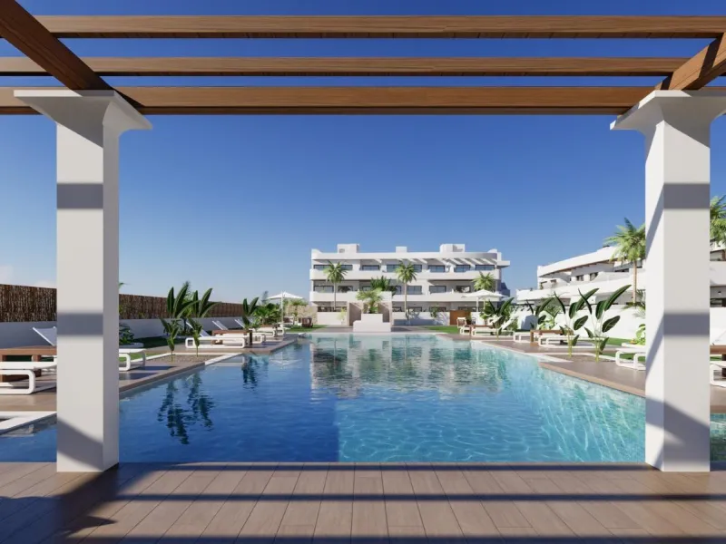OBRA NUEVA EN LOS ALCÁZARES CON VISTAS AL MAR NENOR. BUNGALOWS PLANTA BAJA Y ALTA. 2 DORM. 2 BAÑOS. PARKING Y PISCINA.