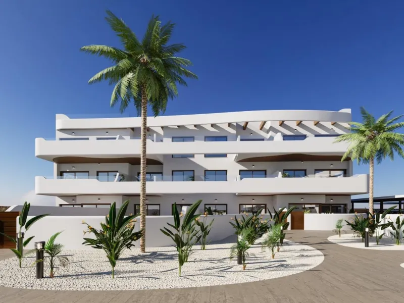OBRA NUEVA EN LOS ALCÁZARES CON VISTAS AL MAR NENOR. BUNGALOWS PLANTA BAJA Y ALTA. 2 DORM. 2 BAÑOS. PARKING Y PISCINA.