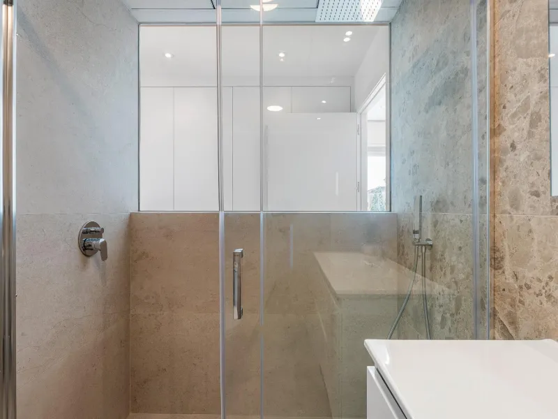 VILLA DE OBRA NUEVA EN LOS ALCÁZARES CON VISTAS AL MAR MENOR. 3 DORM. 2 BAÑOS. CON PISCINA PROPIA. PARCELA 230 M2.