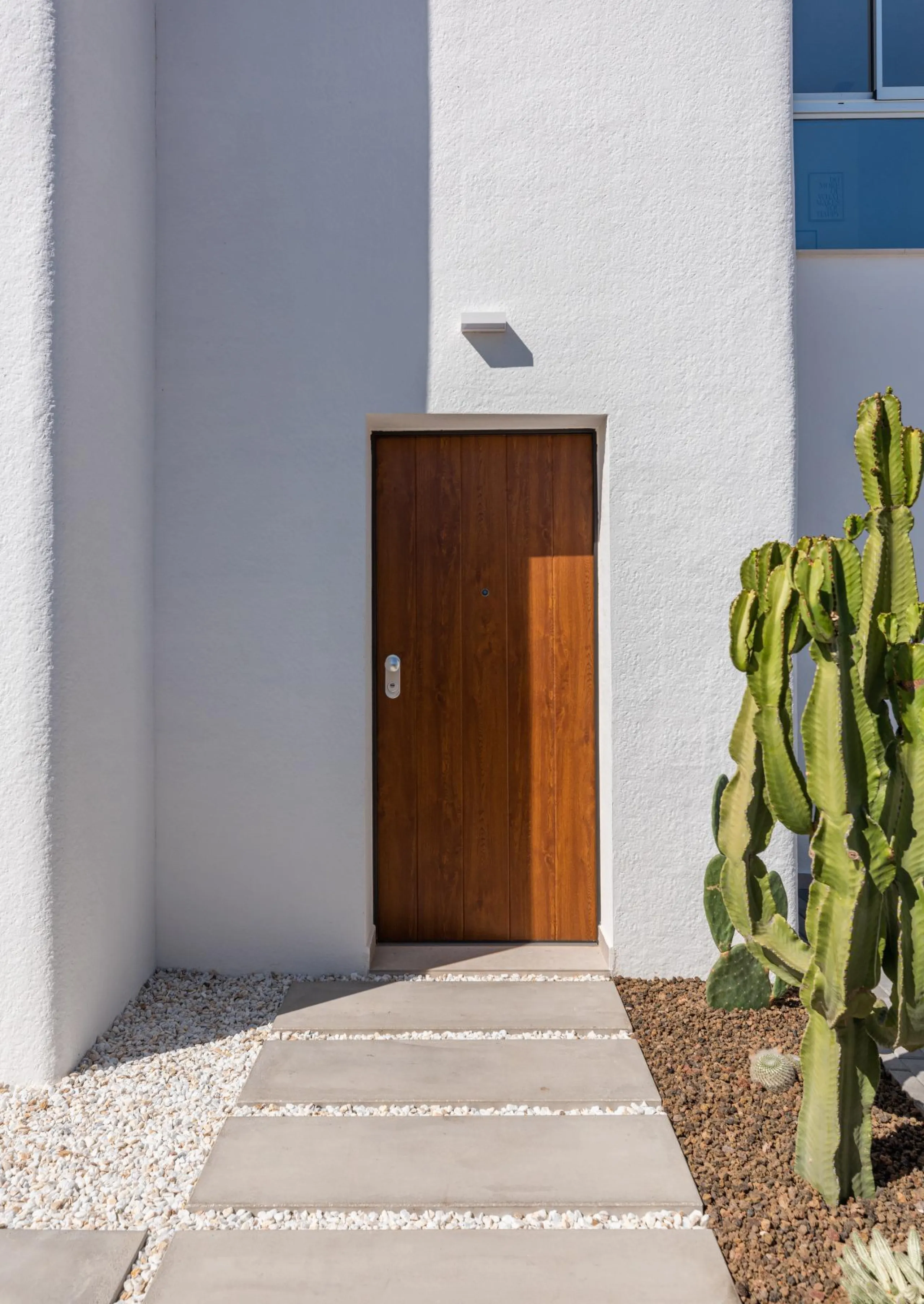 VILLA DE OBRA NUEVA EN LOS ALCÁZARES CON VISTAS AL MAR MENOR. 3 DORM. 2 BAÑOS. CON PISCINA PROPIA. PARCELA 230 M2.