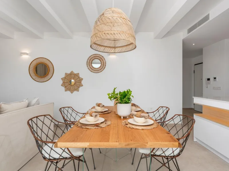 VILLA DE OBRA NUEVA EN LOS ALCÁZARES CON VISTAS AL MAR MENOR. CON PISCINA PRIVADA. 3 DORM. 2 BAÑOS. PARCELA 217 M2.