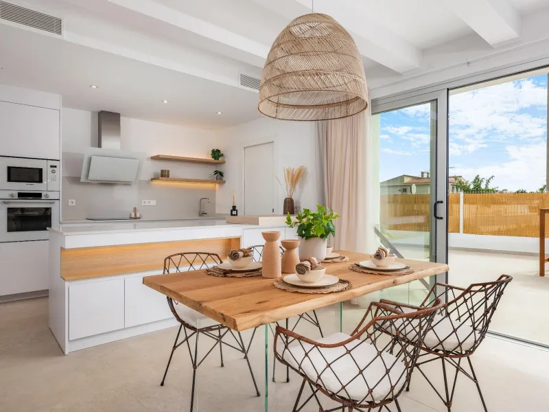 VILLA DE OBRA NUEVA EN LOS ALCÁZARES CON VISTAS AL MAR MENOR. CON PISCINA PRIVADA. 3 DORM. 2 BAÑOS. PARCELA 217 M2.