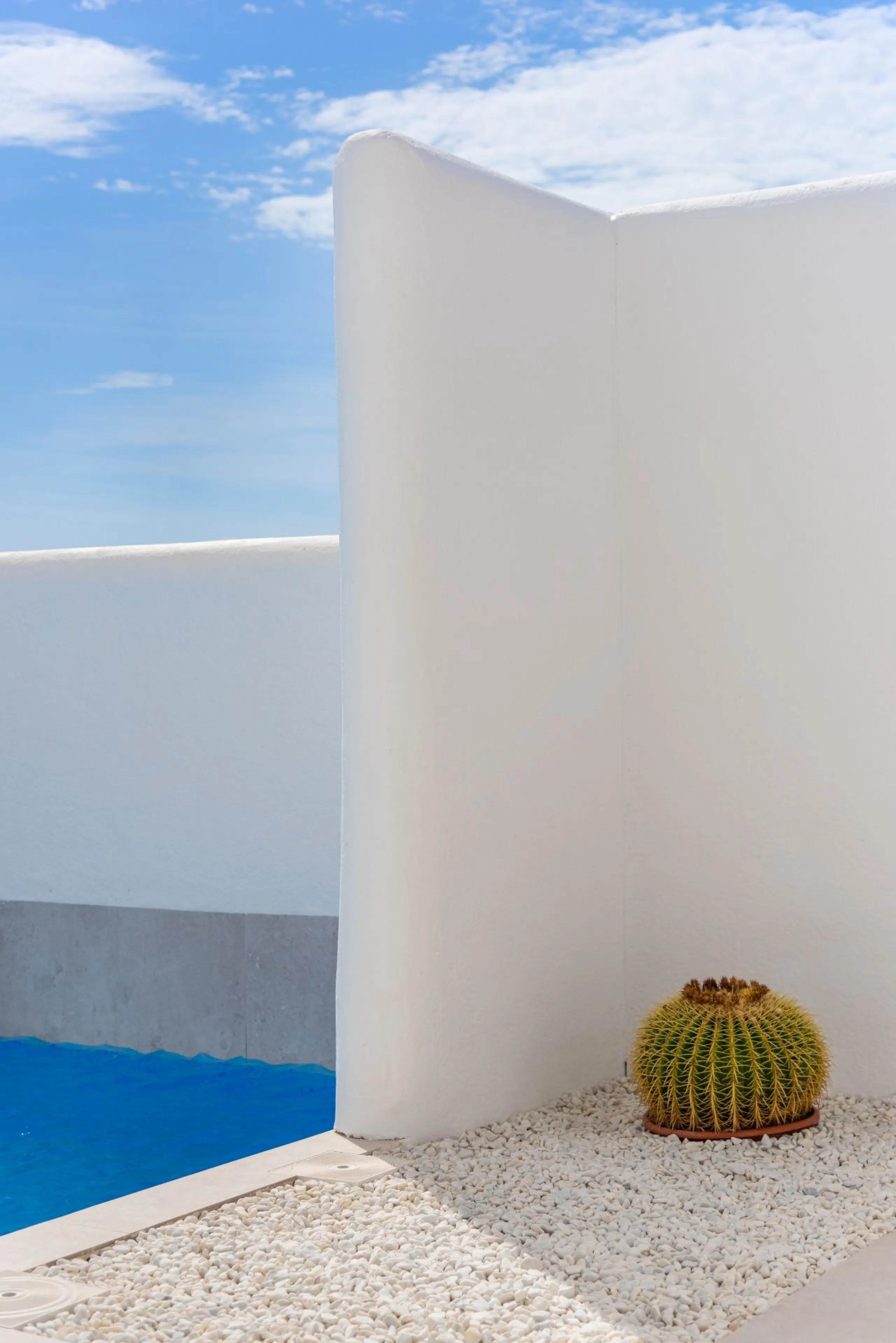 VILLA DE OBRA NUEVA EN LOS ALCÁZARES CON VISTAS AL MAR MENOR. CON PISCINA PRIVADA. 3 DORM. 2 BAÑOS. PARCELA 217 M2.