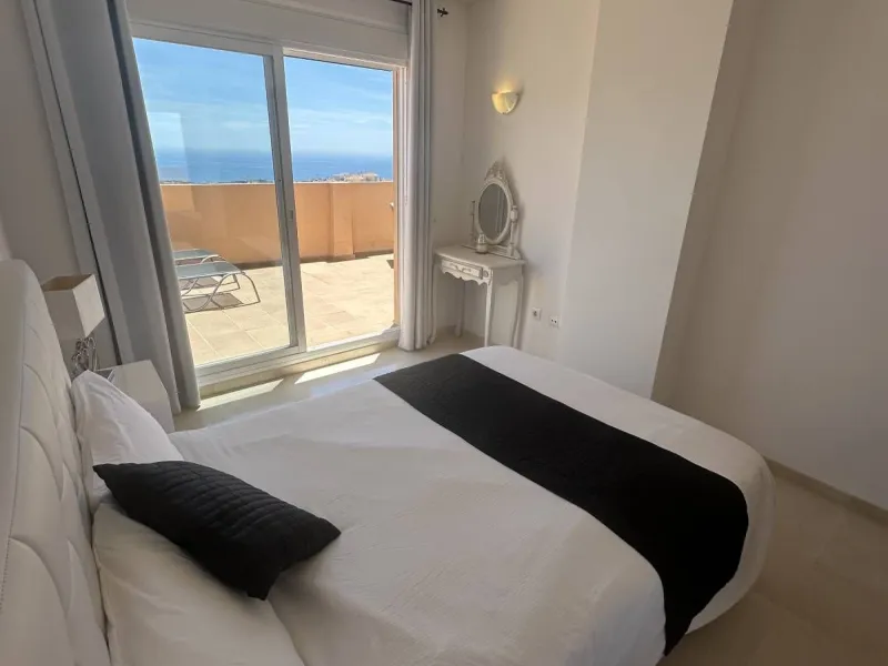 Atemberaubende 2-Zimmer-Wohnung mit Meerblick, privatem Tiefgaragenstellplatz und Abstellraum – Bellavista Hills 2, Calahonda – 349.000 €